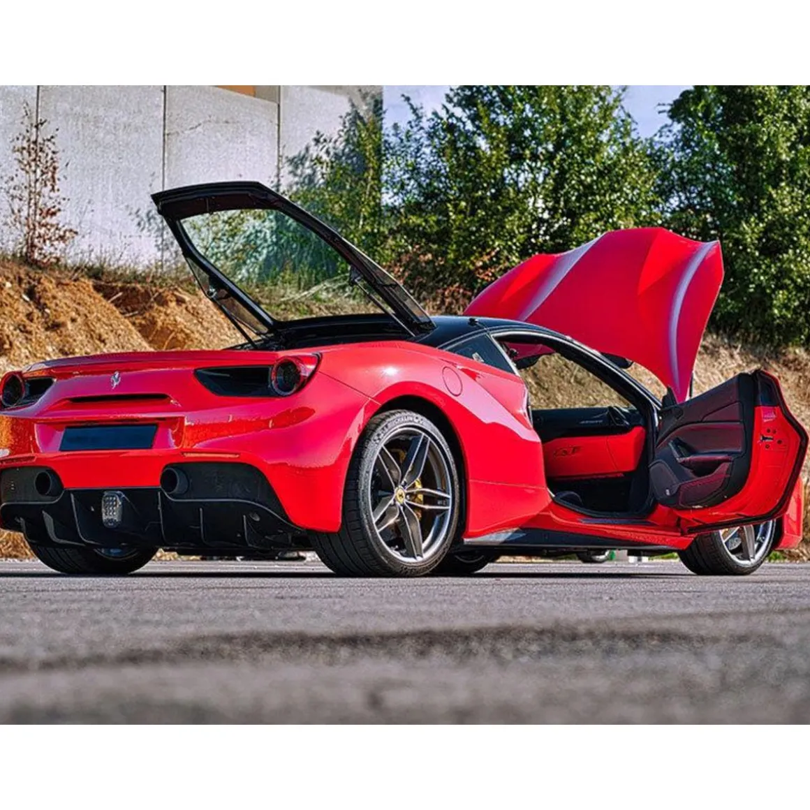 Stage de pilotage : 4 tours sur le circuit de Lohéac en Ferrari 488 GTB - Coffret Cadeau Sport & Aventure