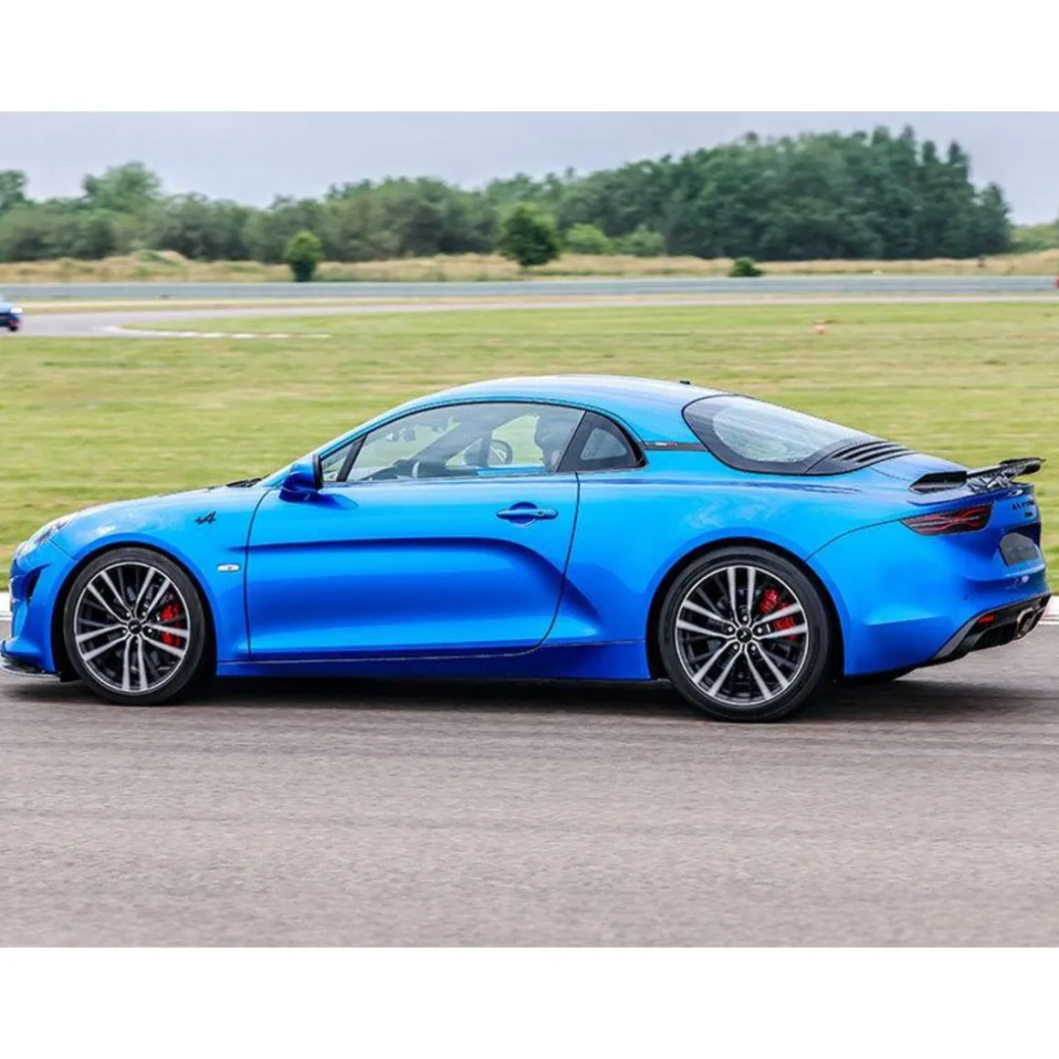 Stage de pilotage : 5 tours sur le circuit de Mirecourt en Alpine A110 S - Coffret Cadeau Sport & Aventure