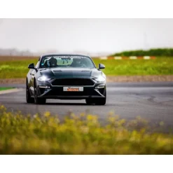 Stage de pilotage : 2 tours sur le circuit de Pouilly-en-Auxois en Ford Mustang Bullit - Coffret Cadeau Sport & Aventure
