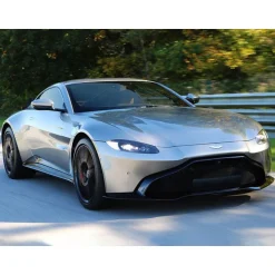 Stage de pilotage : 5 tours sur le circuit de Mirecourt en Aston Martin V8 Vantage - Coffret Cadeau Sport & Aventure