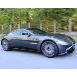 Stage de pilotage : 5 tours sur le circuit de Mirecourt en Aston Martin V8 Vantage - Coffret Cadeau Sport & Aventure