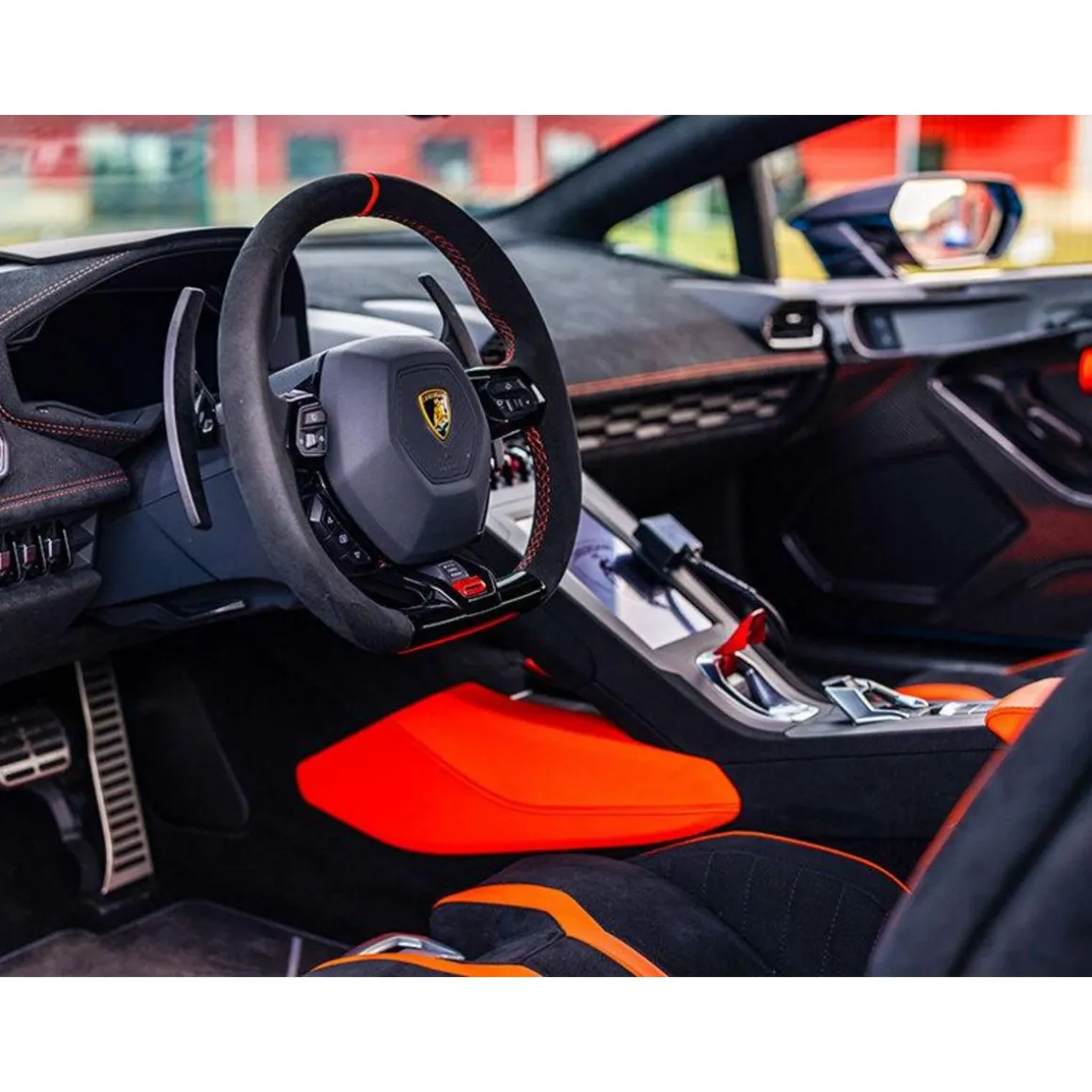 Stage de pilotage : 2 tours sur le circuit du Bourbonnais en Lamborghini Huracán STO - Coffret Cadeau Sport & Aventure