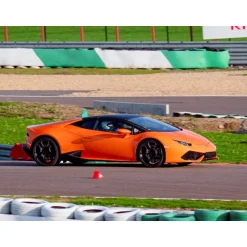Stage de pilotage : 3 tours sur le circuit de Lohéac en Lamborghini Huracán - Coffret Cadeau Sport & Aventure