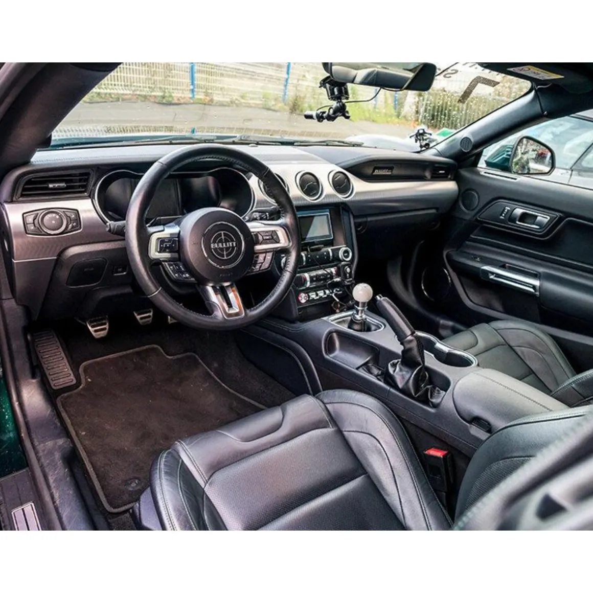 Stage de pilotage : 2 tours sur le circuit de Magny-Cours en Ford Mustang Bullit - Coffret Cadeau Sport & Aventure