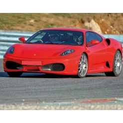 Stage de pilotage de 5 tours sur circuit aux commandes d'une Ferrari - Coffret Cadeau Sport & Aventure