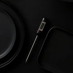 Thermomètre de cuisine digital noir et rouge