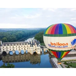 Vol en montgolfière pour 2 au-dessus de la vallée de la Loire avec visite d'une cave et dégustation de vin - Coffret Cadeau Sport & Aventure