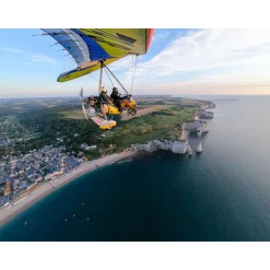 Vol en ULM palpitant durant 45 minutes au-dessus d'Étretat - Coffret Cadeau Sport & Aventure